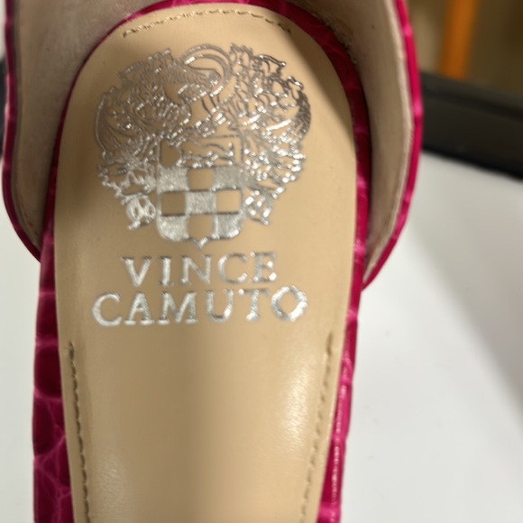 VINCE CAMUTO DEEP PINK MAGENTA FLARED STILETTO HEELS ANKLE STRAPS SIZE 9M - Picture 10 of 10